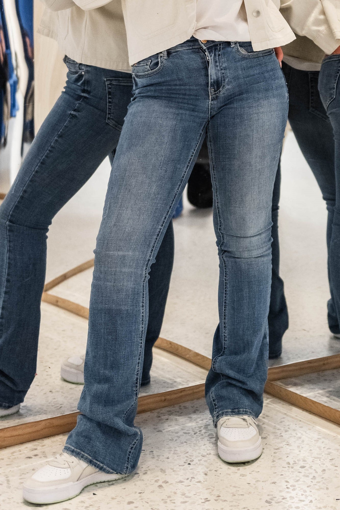 VMFLASH Flared Jeans - Medium Blue Denim